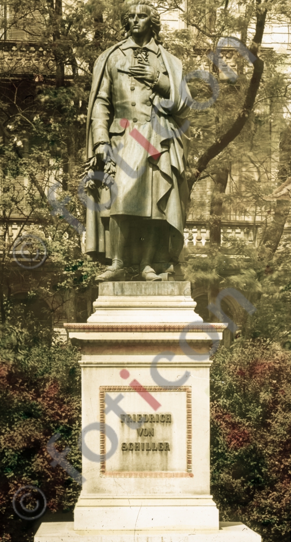 Schillerdenkmal | Schiller monument (simon-156-057.jpg)
